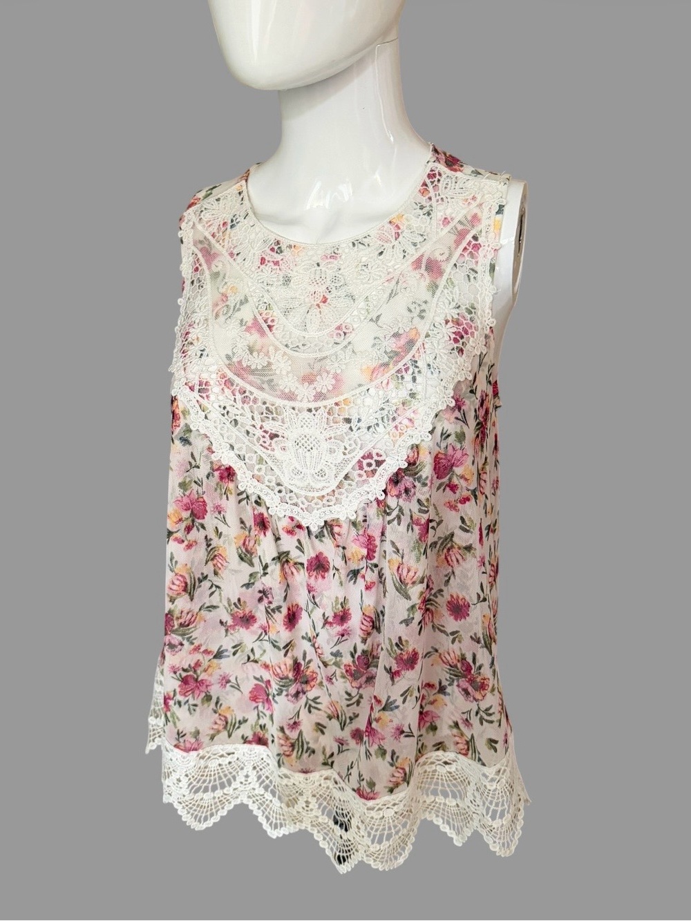 Self Esteem  Size M Cream Floral Crochet Yoke Camisole